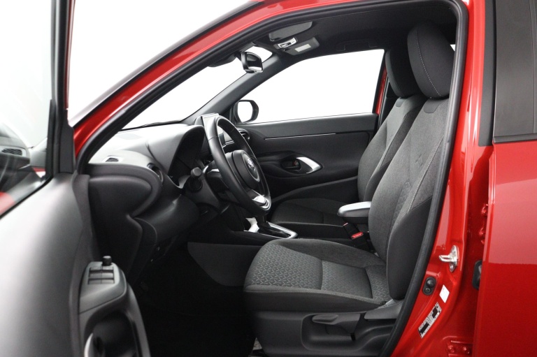 Toyota Yaris Cross - 1.5 Hybrid Dynamic 17