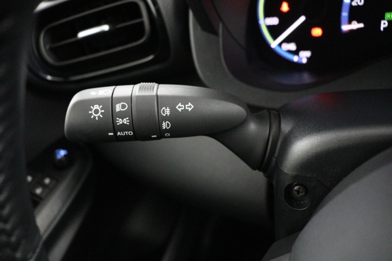 Toyota Yaris Cross - 1.5 Hybrid Dynamic 32