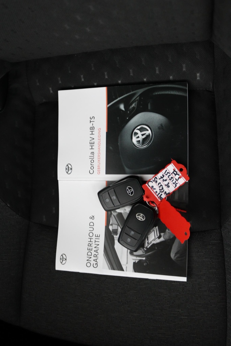 Toyota Corolla Touring Sports - Hybrid 140 11