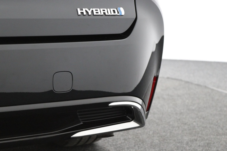 Toyota Corolla Touring Sports - Hybrid 140 38
