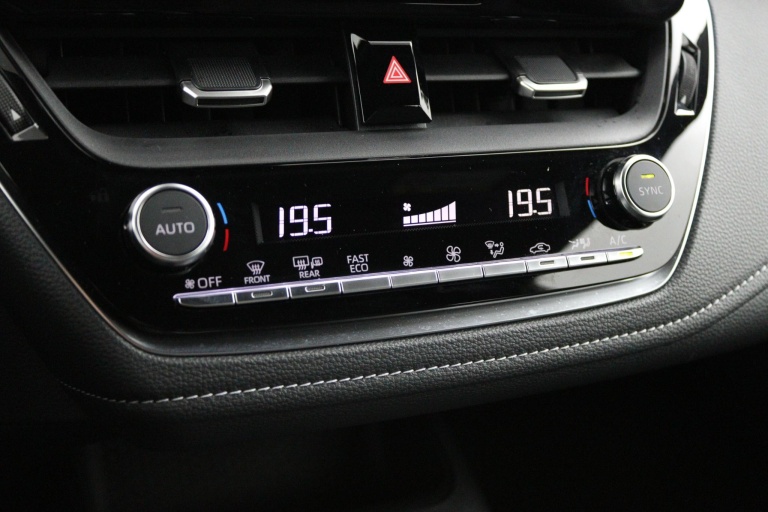 Toyota Corolla Touring Sports - Hybrid 140 7