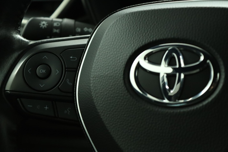 Toyota Corolla Touring Sports - 2.0 Hybrid Executive 19