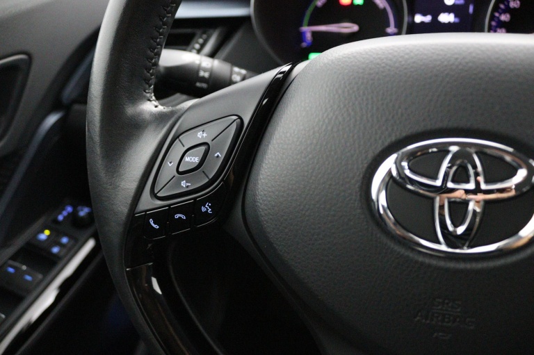 Toyota C-HR - 2.0 Hybrid Dynamic 18