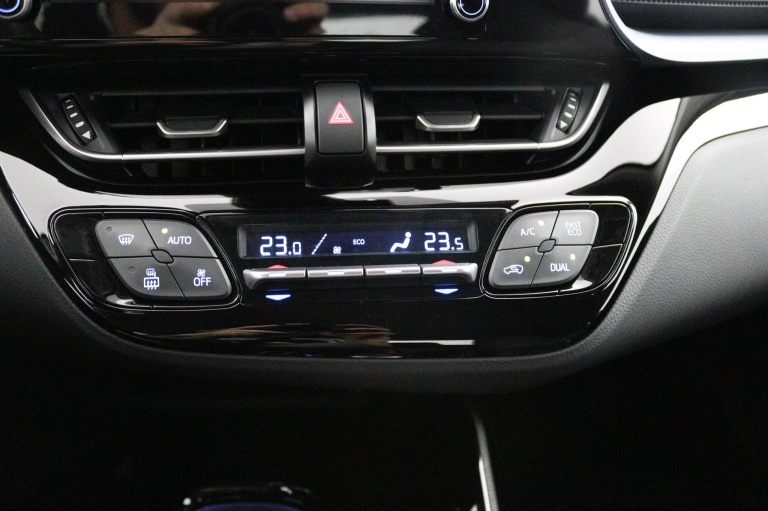 Toyota C-HR - 2.0 Hybrid Dynamic 7