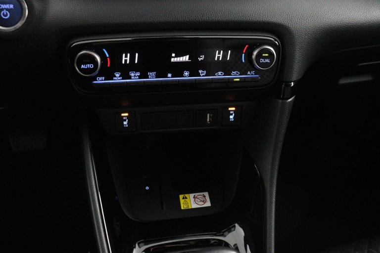 Toyota Yaris - 1.5 Hybrid Executive 7