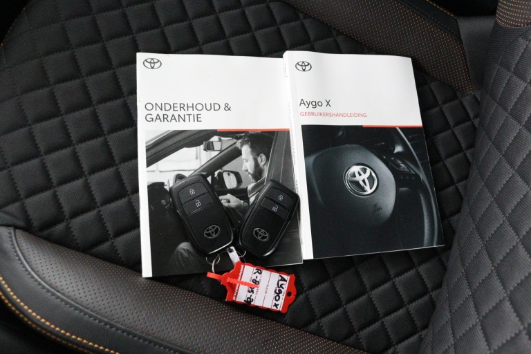 Toyota Aygo X - 1.0 VVT-i S-CVT Limited 11