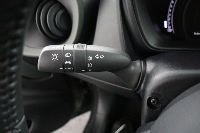 Toyota Aygo X - 1.0 VVT-i S-CVT Limited 31