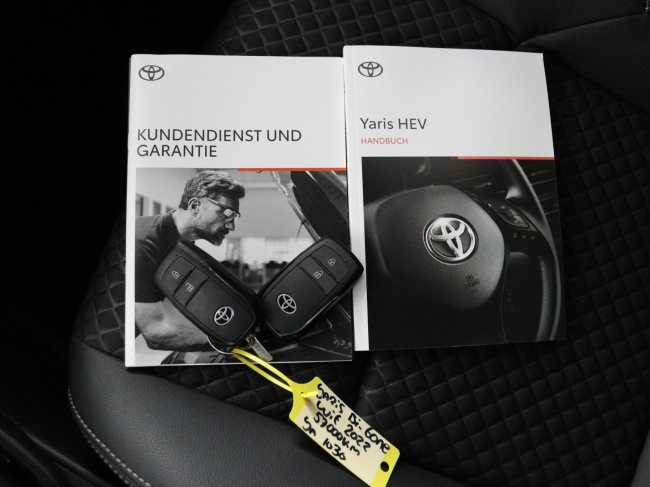 Toyota Yaris - 1.5 Hybrid Executive Sport