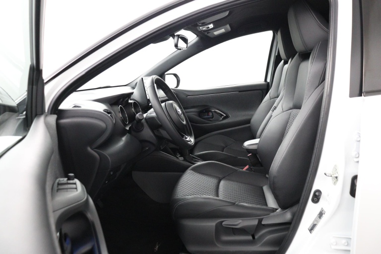 Toyota Yaris - 1.5 Hybrid Executive Sport 17