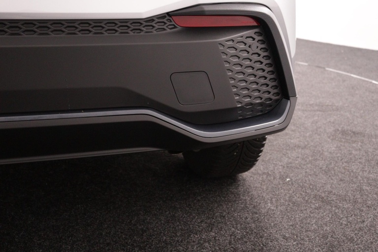 Toyota C-HR - 1.8 Hybrid 140 Active 37