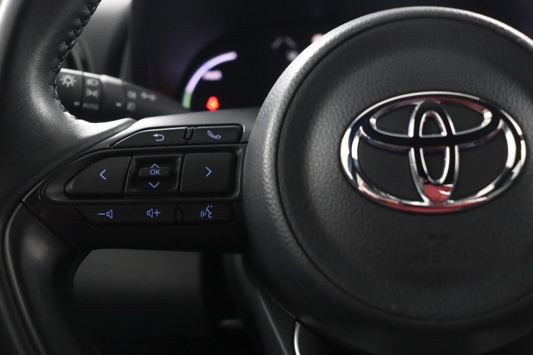 Toyota Yaris Cross - 1.5 Hybrid Dynamic 19