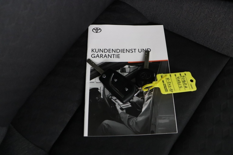 Toyota Yaris - 1.5 Hybrid Active 11