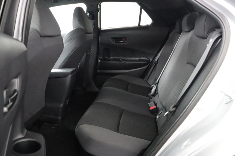 Toyota C-HR - 2.0 Plug-in Hybrid 220 Dynamic 18