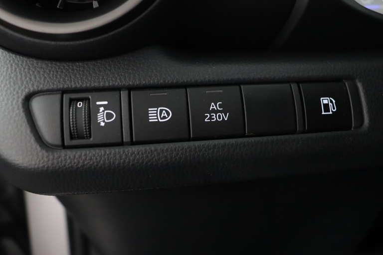 Toyota C-HR - 2.0 Plug-in Hybrid 220 Dynamic 30