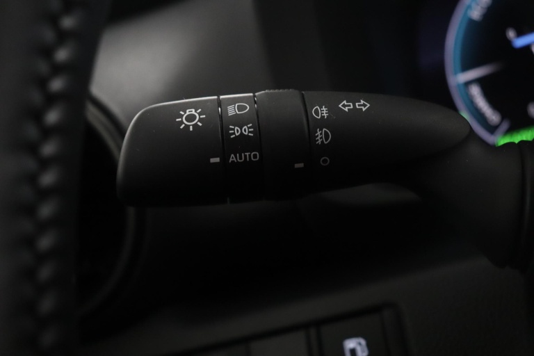 Toyota C-HR - 2.0 Plug-in Hybrid 220 Dynamic 31