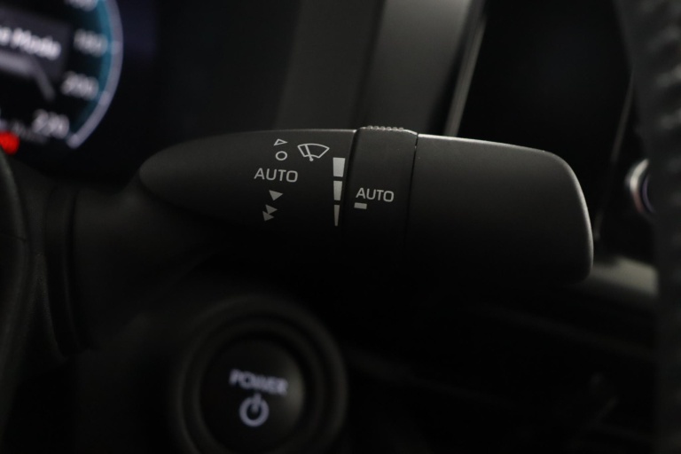 Toyota C-HR - 2.0 Plug-in Hybrid 220 Dynamic 32