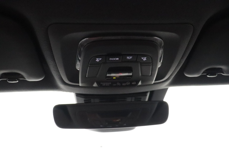 Toyota C-HR - 2.0 Plug-in Hybrid 220 Dynamic 33