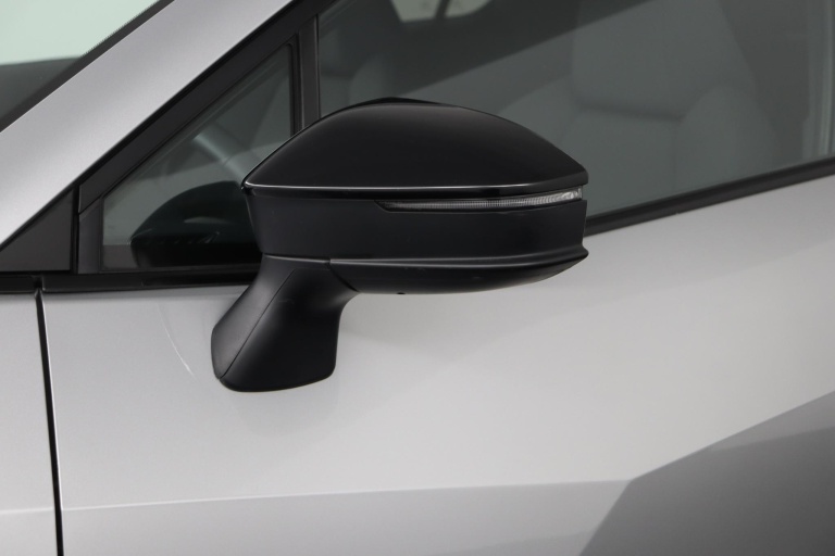 Toyota C-HR - 2.0 Plug-in Hybrid 220 Dynamic 38