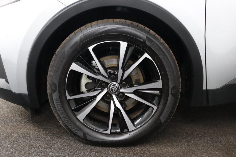 Toyota C-HR - 2.0 Plug-in Hybrid 220 Dynamic 40