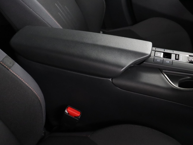 Toyota C-HR - 2.0 Plug-in Hybrid 220 Dynamic