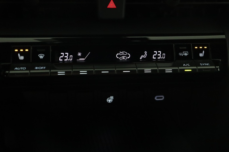 Toyota C-HR - 2.0 Plug-in Hybrid 220 Dynamic 7