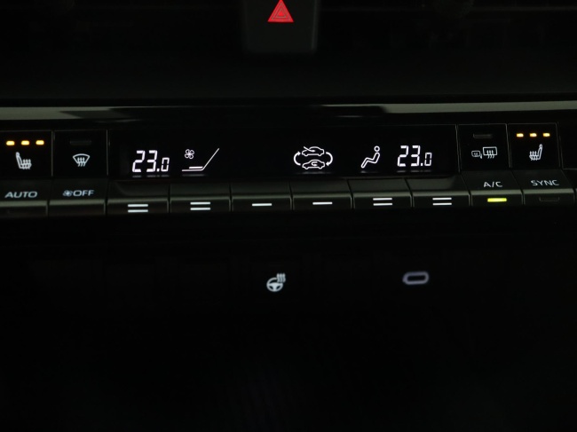 Toyota C-HR - 2.0 Plug-in Hybrid 220 Dynamic