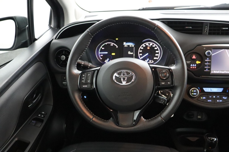 Toyota Yaris - 1.5 Hybrid Design 19