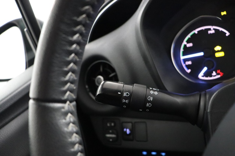 Toyota Yaris - 1.5 Hybrid Design 31