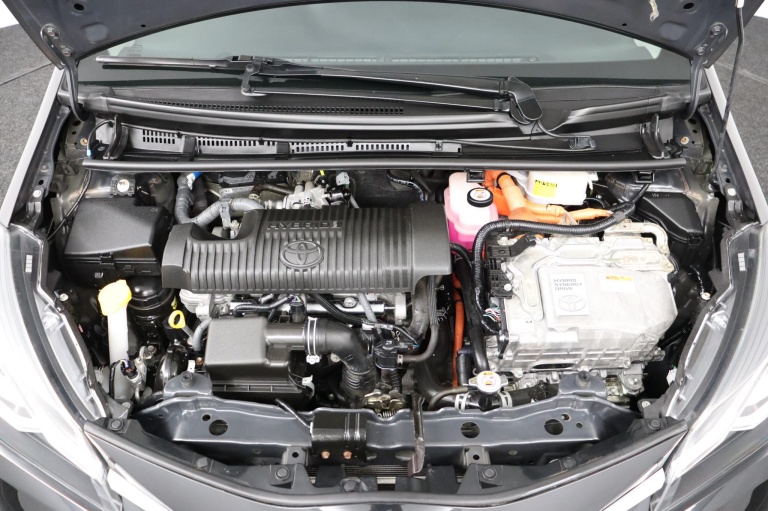 Toyota Yaris - 1.5 Hybrid Design 34