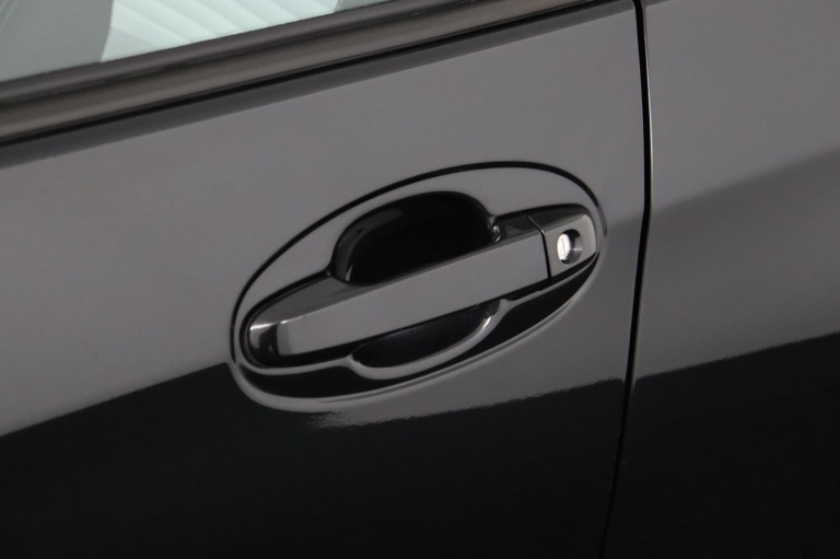 Toyota Yaris - 1.5 Hybrid Design 36