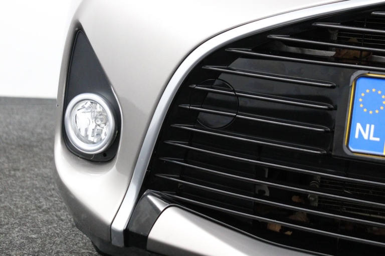 Toyota Yaris - 1.5 Hybrid Lease 32