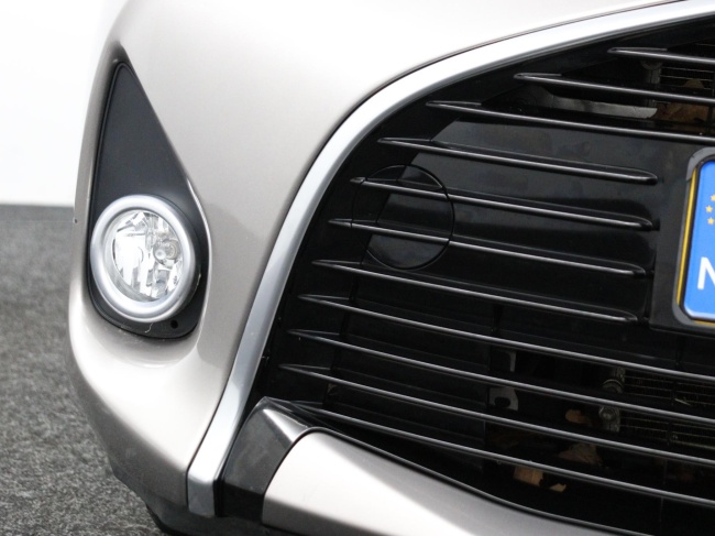 Toyota Yaris - 1.5 Hybrid Lease