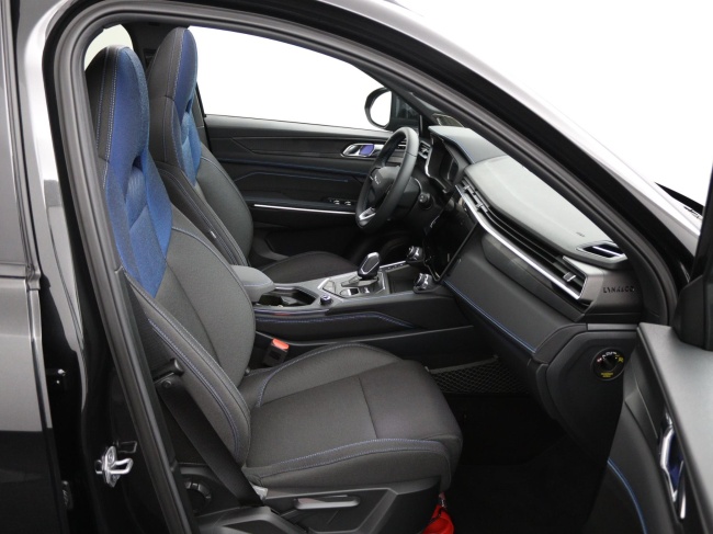 Lynk & Co 01 - 1.5 More