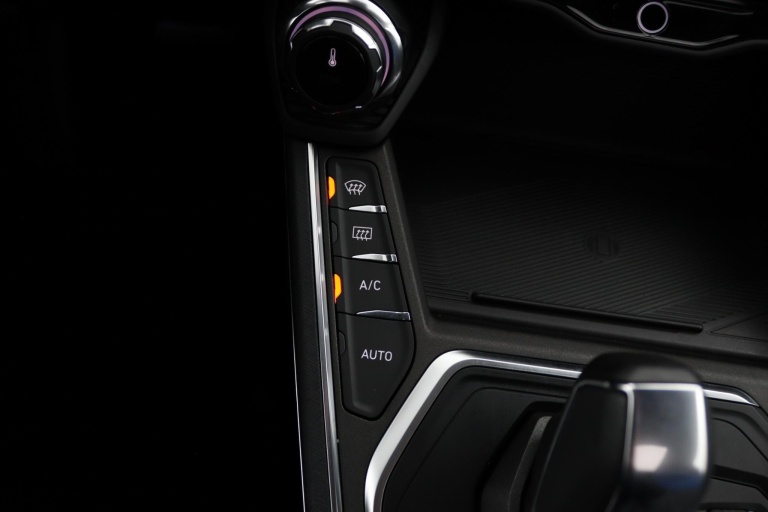 Lynk & Co 01 - 1.5 More 41