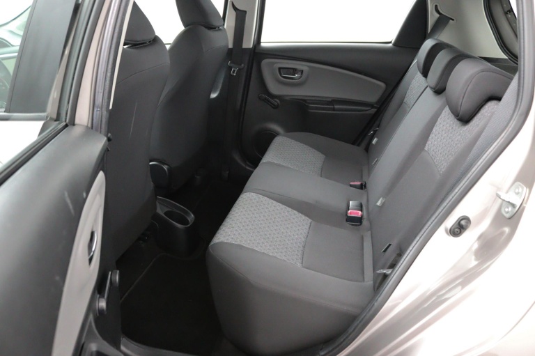 Toyota Yaris - 1.3 VVT-i Aspiration 10