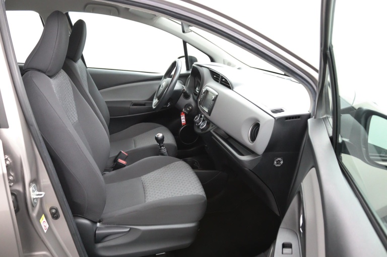 Toyota Yaris - 1.3 VVT-i Aspiration 11