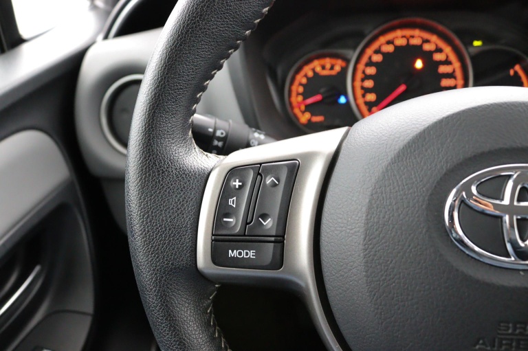 Toyota Yaris - 1.3 VVT-i Aspiration 17