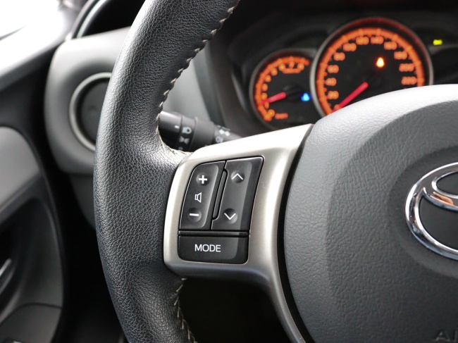 Toyota Yaris - 1.3 VVT-i Aspiration