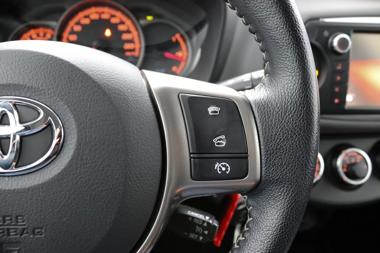 Toyota Yaris - 1.3 VVT-i Aspiration 18