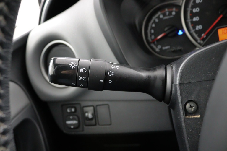 Toyota Yaris - 1.3 VVT-i Aspiration 19