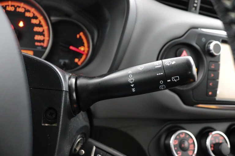 Toyota Yaris - 1.3 VVT-i Aspiration 21