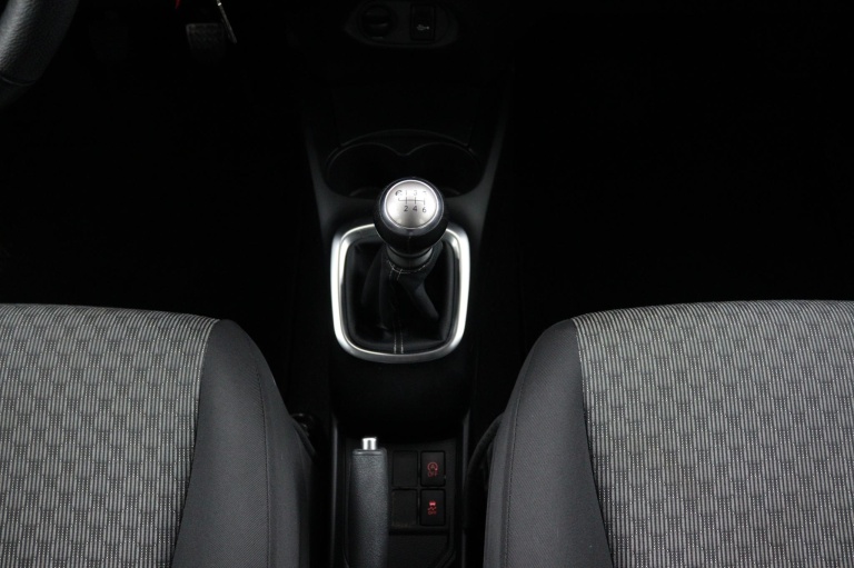 Toyota Yaris - 1.3 VVT-i Aspiration 27
