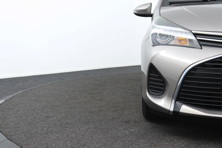 Toyota Yaris - 1.3 VVT-i Aspiration 33