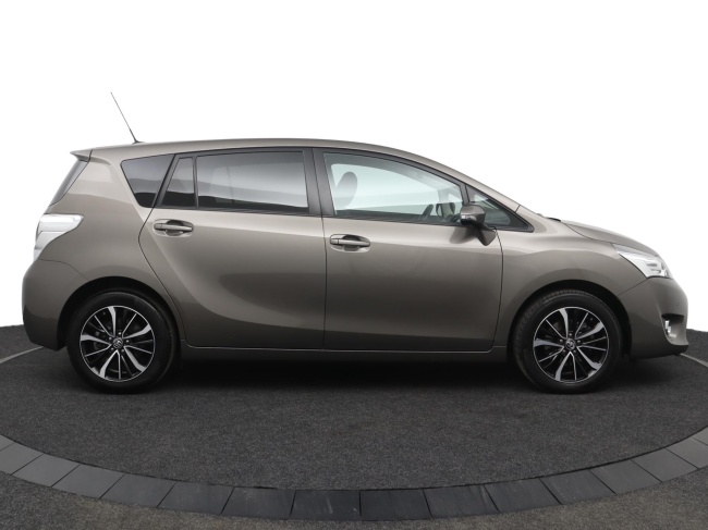 Toyota Verso - 1.8 VVT-i SkyView Edition