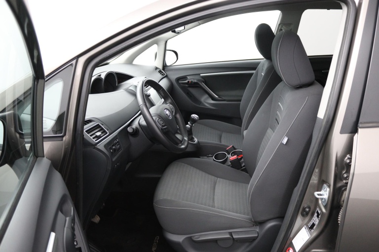 Toyota Verso - 1.8 VVT-i SkyView Edition 17