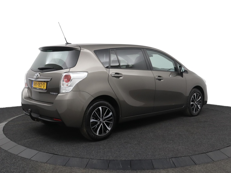 Toyota Verso - 1.8 VVT-i SkyView Edition 2