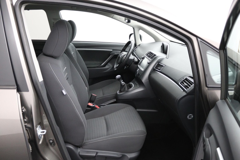 Toyota Verso - 1.8 VVT-i SkyView Edition 22