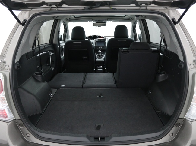 Toyota Verso - 1.8 VVT-i SkyView Edition