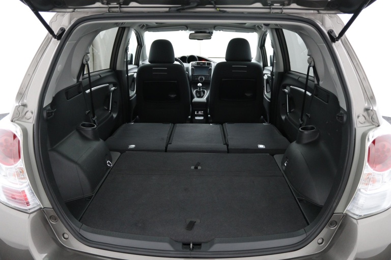 Toyota Verso - 1.8 VVT-i SkyView Edition 26