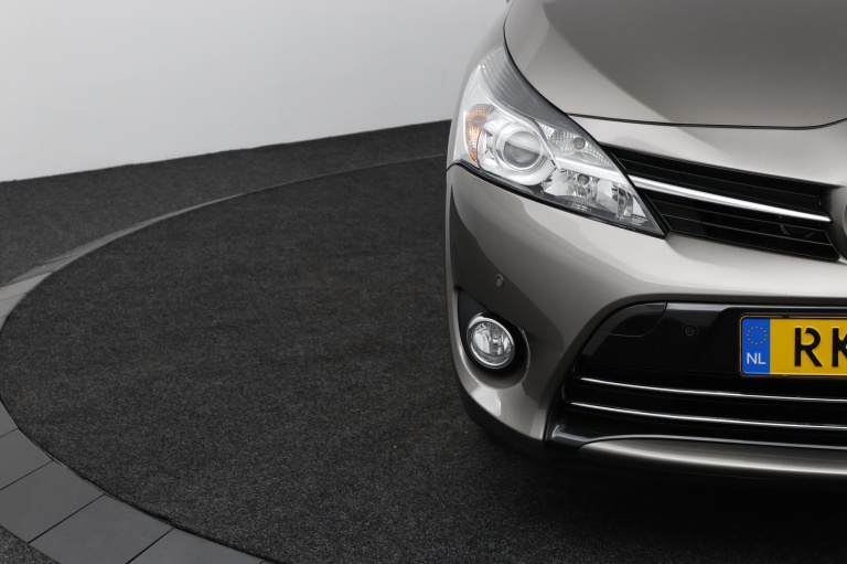 Toyota Verso - 1.8 VVT-i SkyView Edition 36